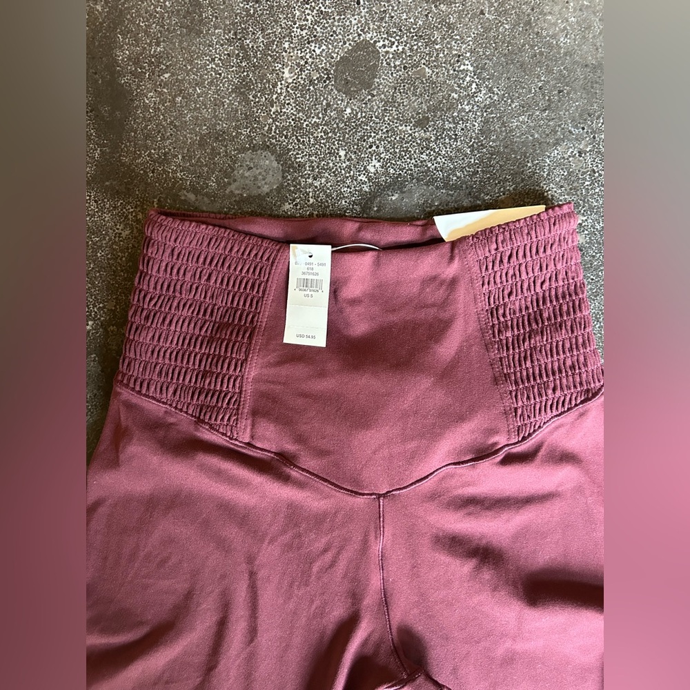 Aerie | Offline Real Me 7/8 Maroon Leggings - Picture 9 of 10